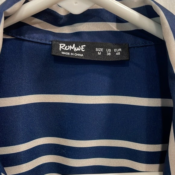 Romwe Blue Button Up Shirt Sz M - Picture 3 of 4